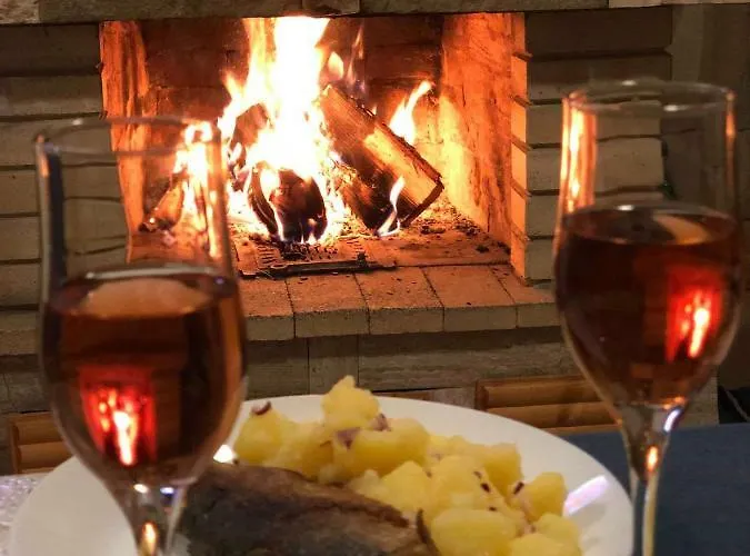 Emmy Πανσιόν Trigrad